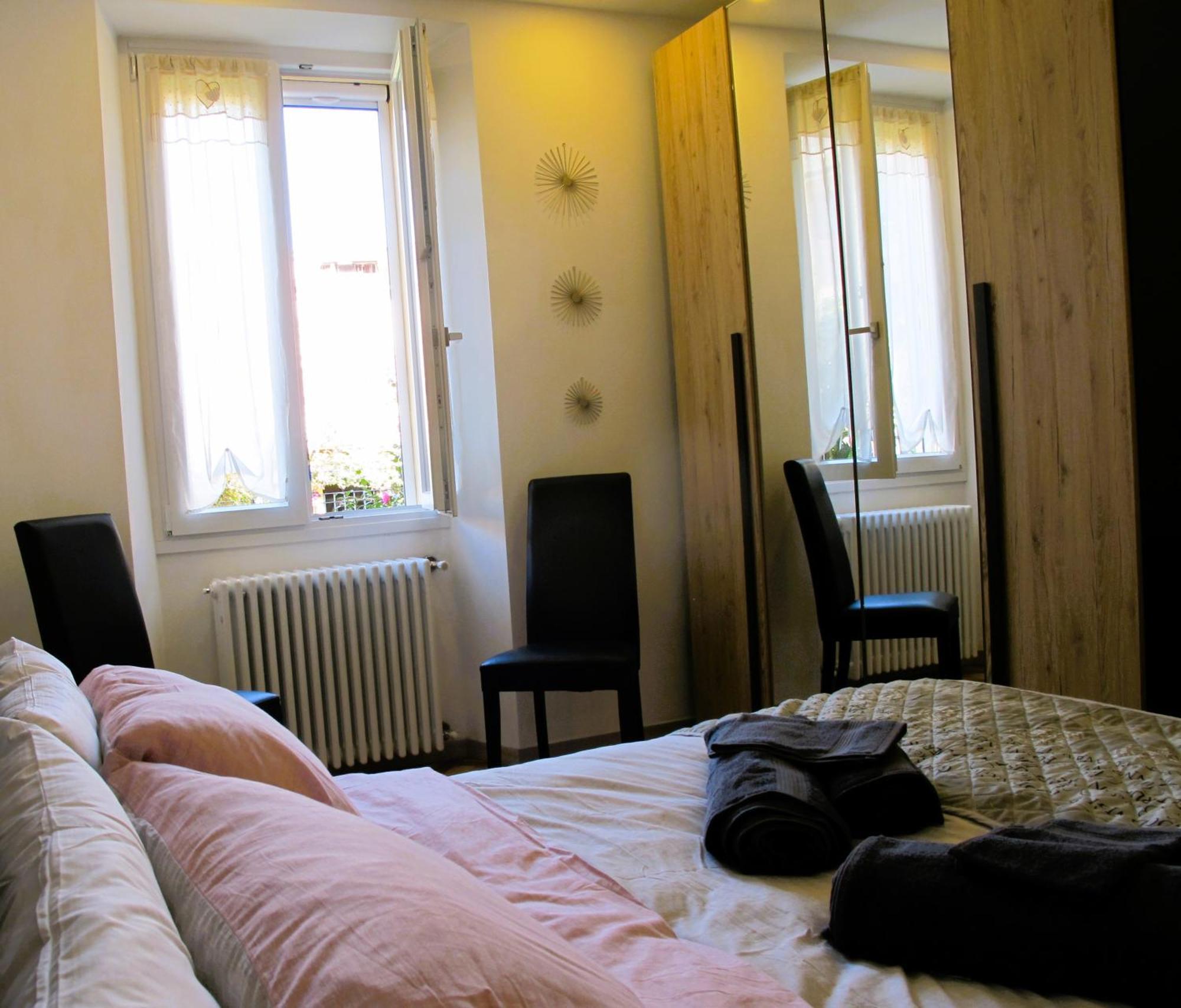 Domus Mea Apartment Domodossola Bagian luar foto